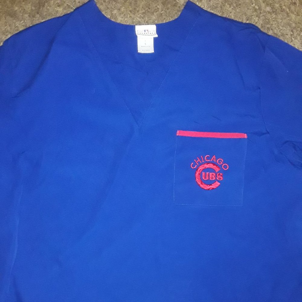 CUBS scrub top